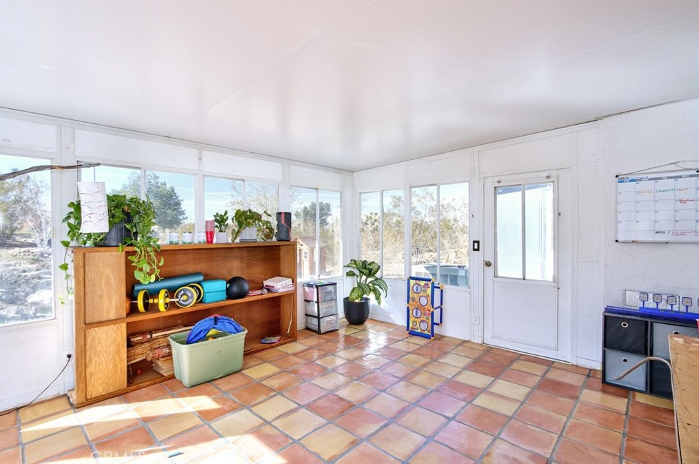 9140 Yucca St, Apple Valley CA  92308-8669 exterior