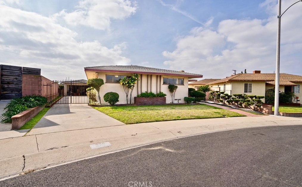 320 Bluffdale St, Monterey Park, CA 91755