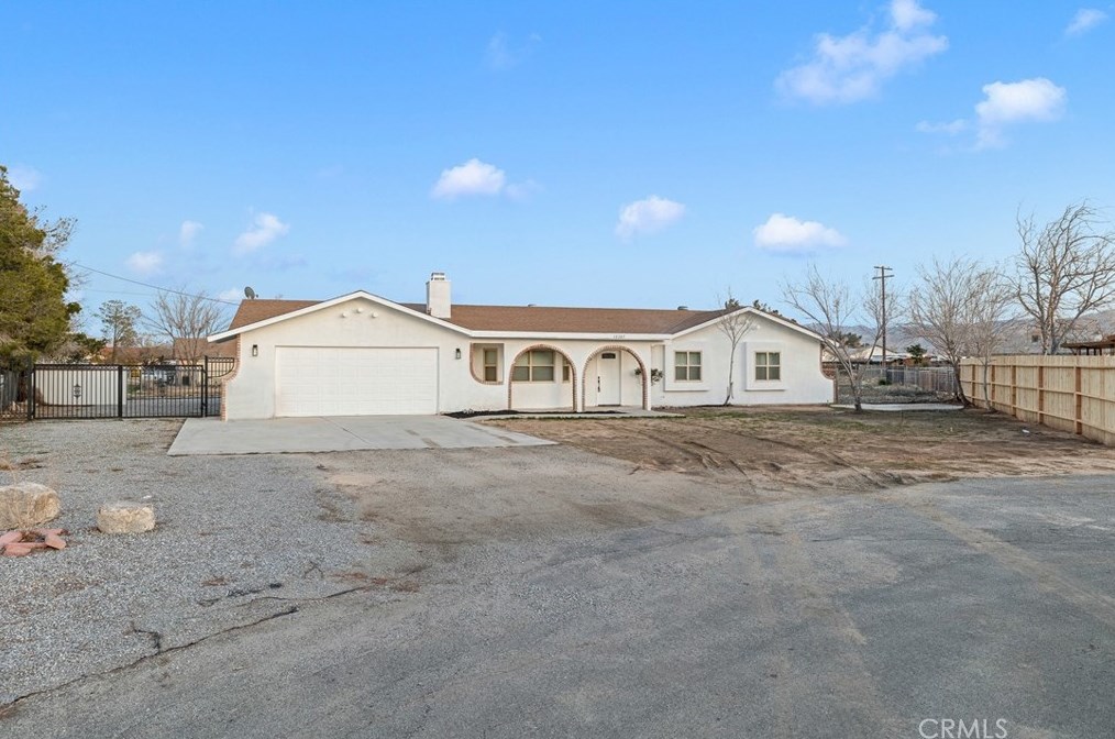 12387 Saratoga Rd, Apple Valley, CA 92308-7042