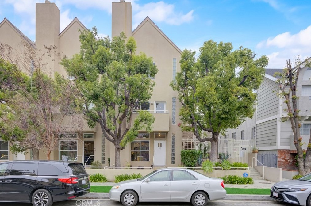 10629 Woodbridge St #106, North Hollywood, CA 91602