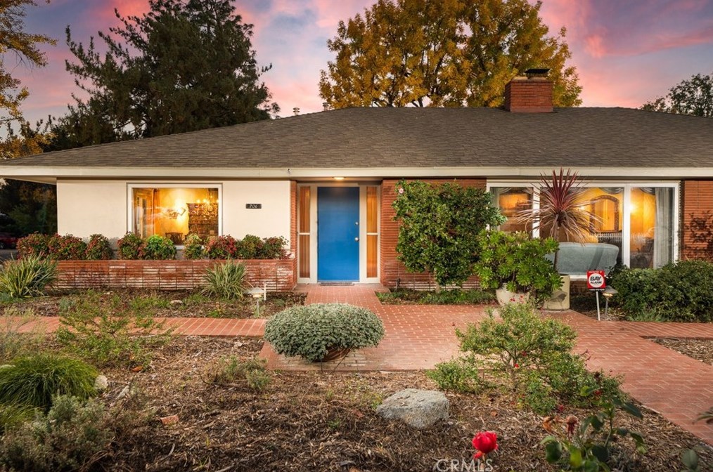 706 W 10th St, Claremont, CA 91711