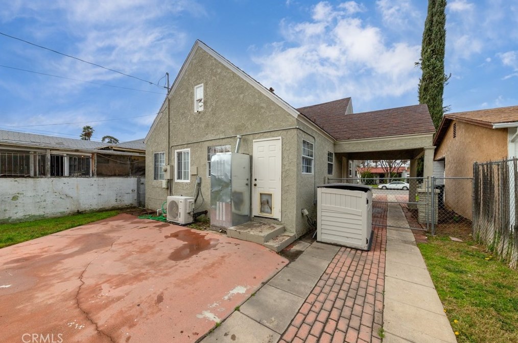 2809 Pershing Ave, San Bernardino CA  92405-3539 exterior