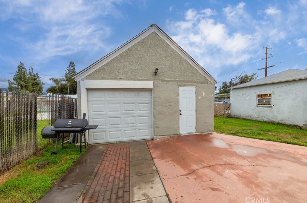 2809 Pershing Ave, San Bernardino CA  92405-3539 exterior