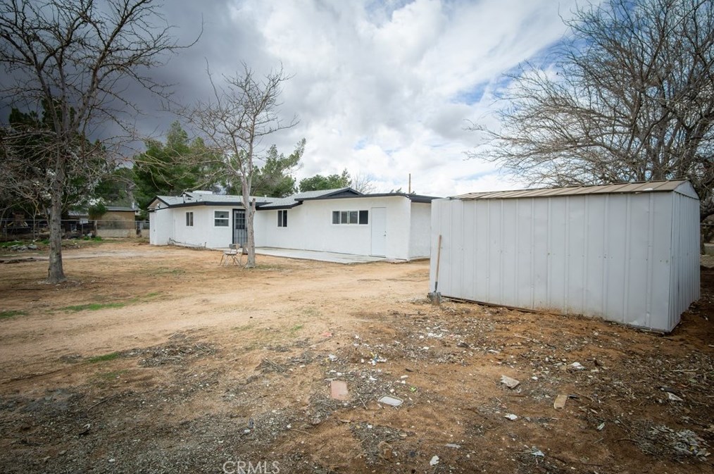 14167 Kiowa Rd, Apple Valley CA  92307-3976 exterior