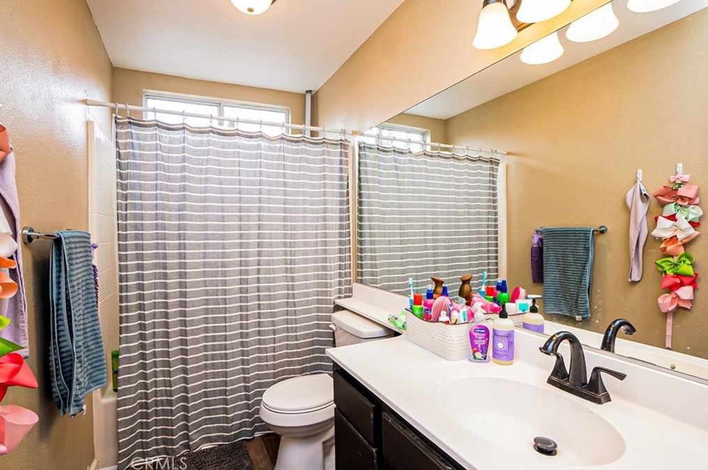 12489 Petaluma Rd, Victorville CA  92392-7607 exterior