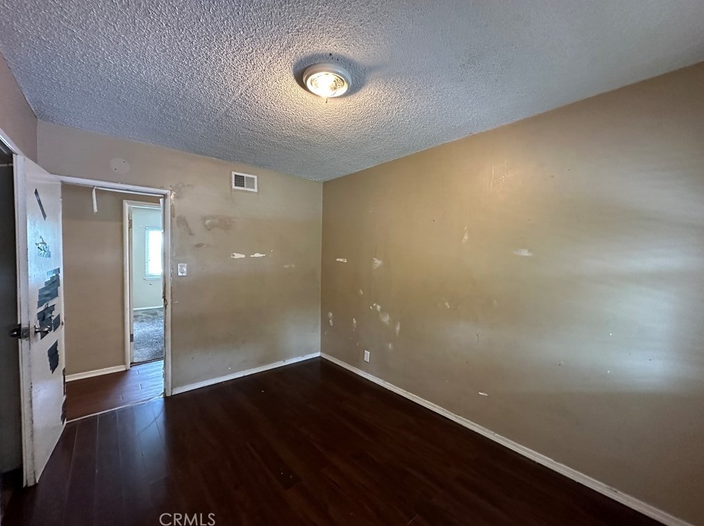 2033 Elm Ave, Anaheim CA  92804-2553 exterior