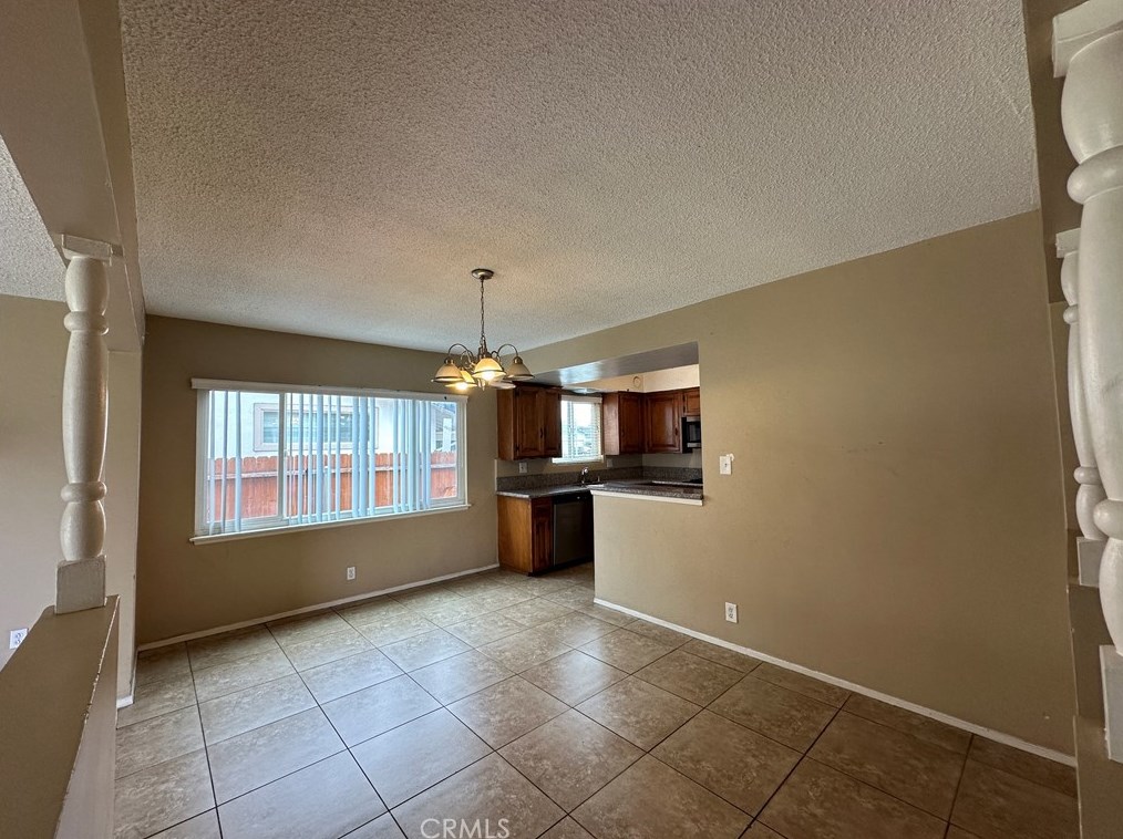 2033 Elm Ave, Anaheim CA  92804-2553 exterior