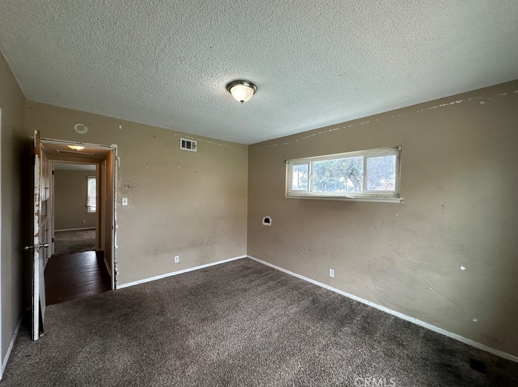 2033 Elm Ave, Anaheim CA  92804-2553 exterior