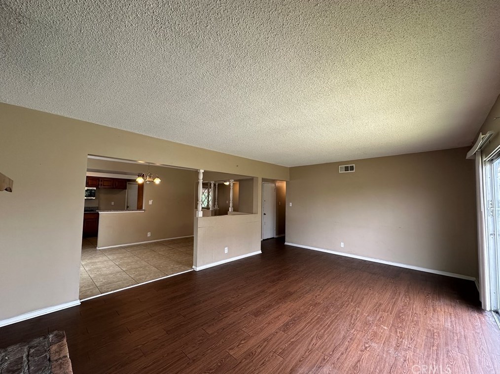 2033 Elm Ave, Anaheim CA  92804-2553 exterior