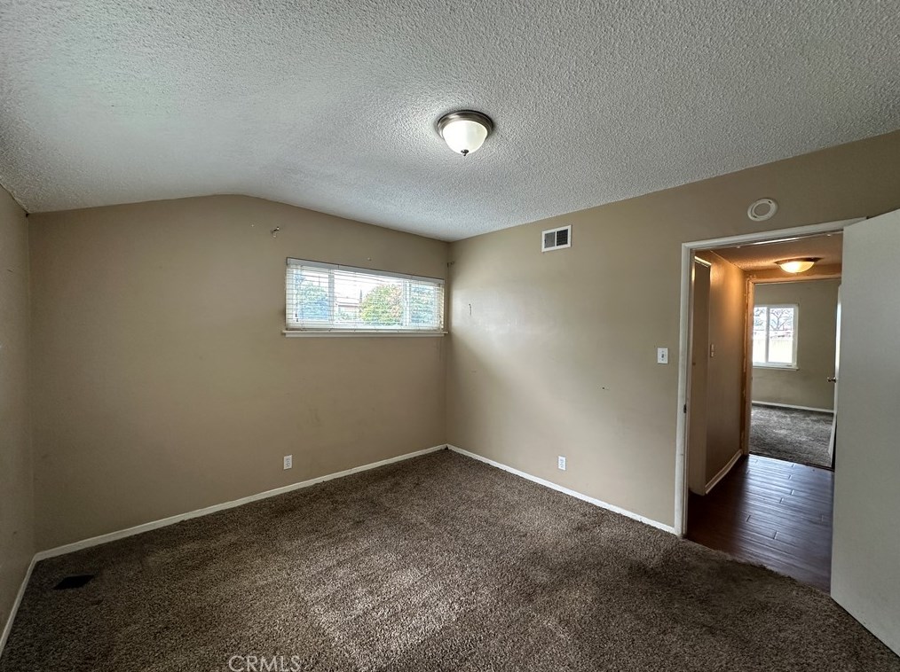 2033 Elm Ave, Anaheim CA  92804-2553 exterior