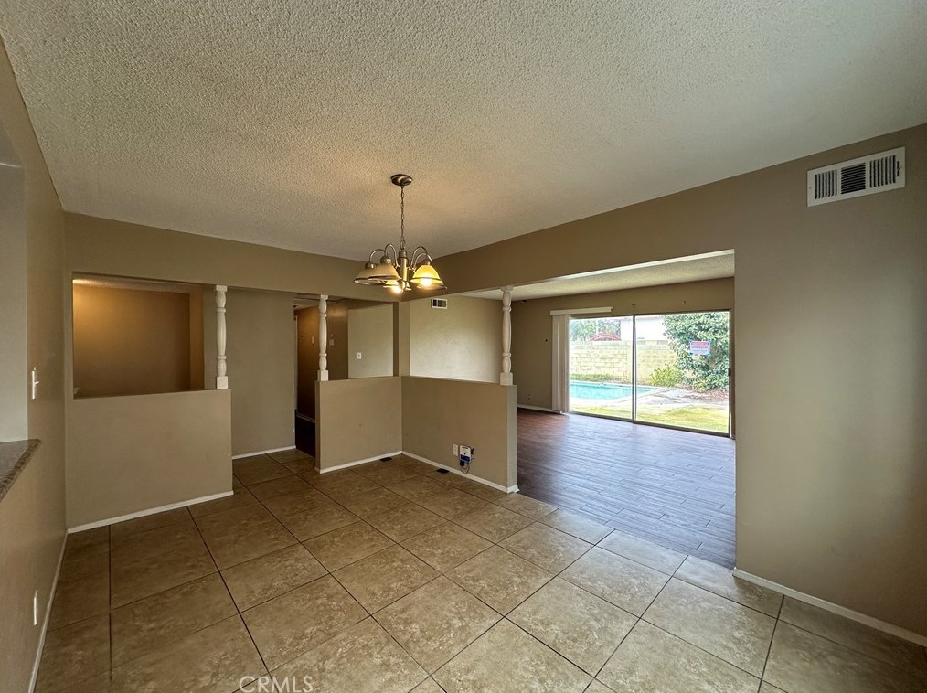 2033 Elm Ave, Anaheim CA  92804-2553 exterior