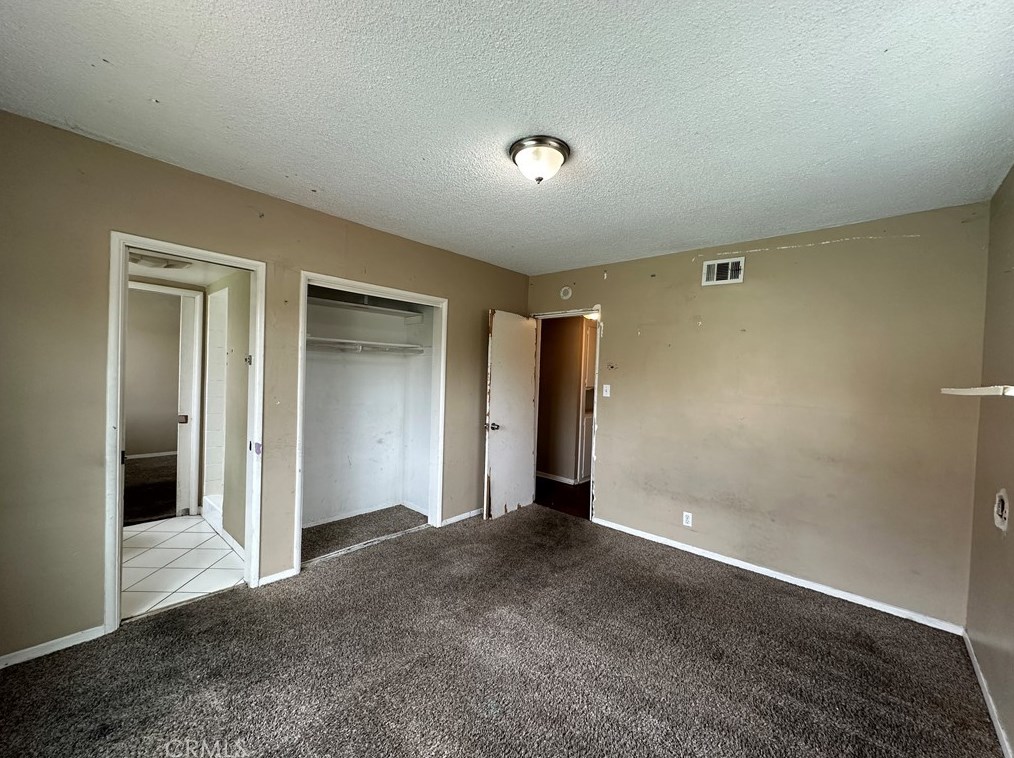 2033 Elm Ave, Anaheim CA  92804-2553 exterior