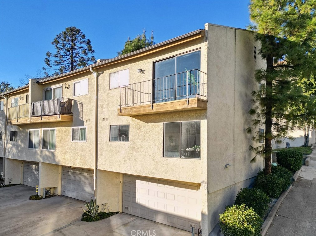 1881 Alpha Rd, Glendale CA  91208-2154 exterior