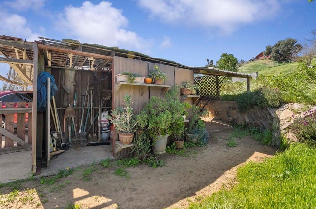 5821 Bronco Ln, Riverside CA  92509-6540 exterior