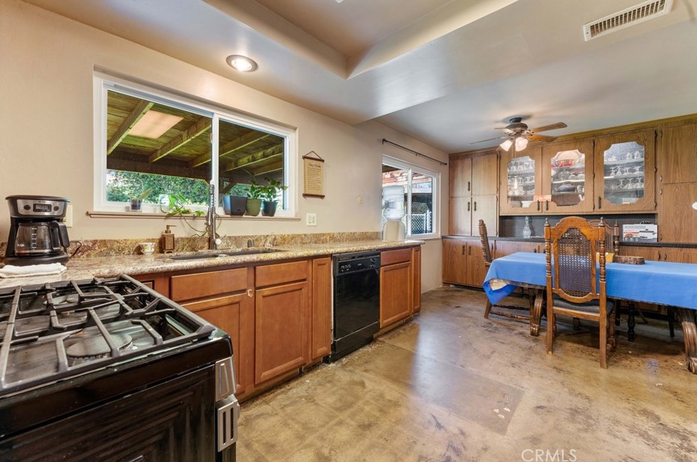 5821 Bronco Ln, Riverside CA  92509-6540 exterior