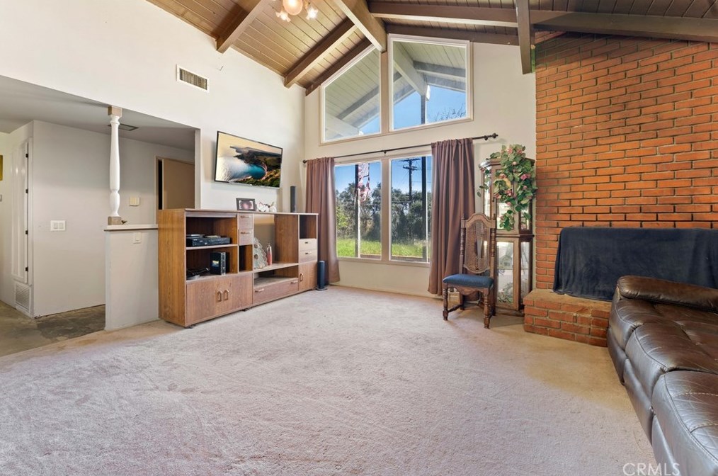 5821 Bronco Ln, Riverside CA  92509-6540 exterior