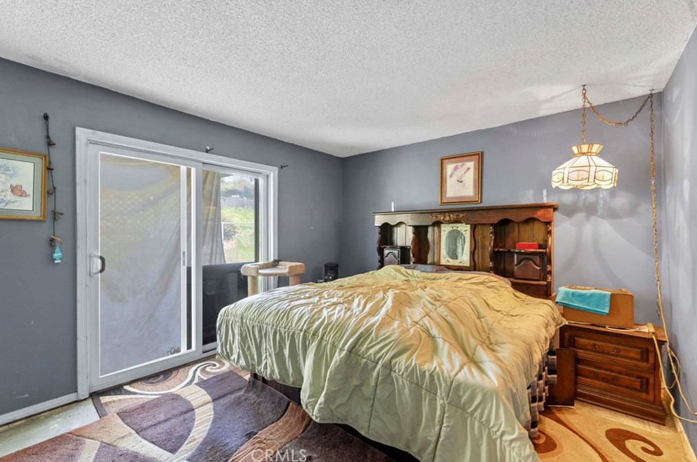 5821 Bronco Ln, Riverside CA  92509-6540 exterior