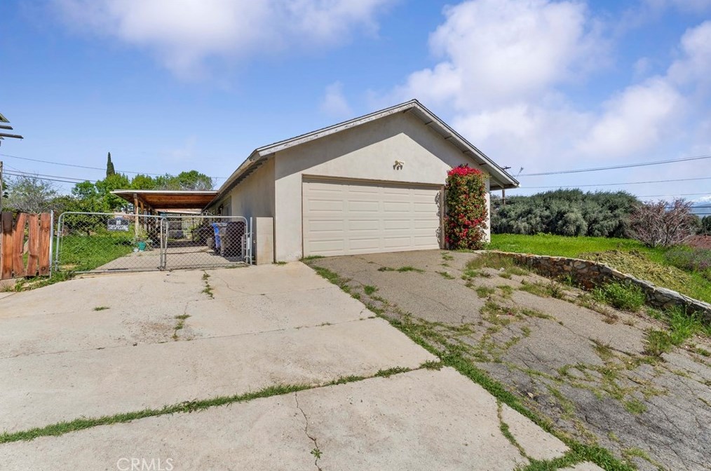 5821 Bronco Ln, Riverside CA  92509-6540 exterior