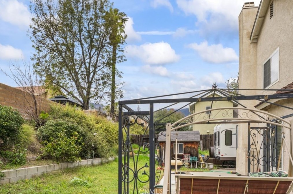 6324 Walnut Ave, San Bernardino CA  92407-4012 exterior