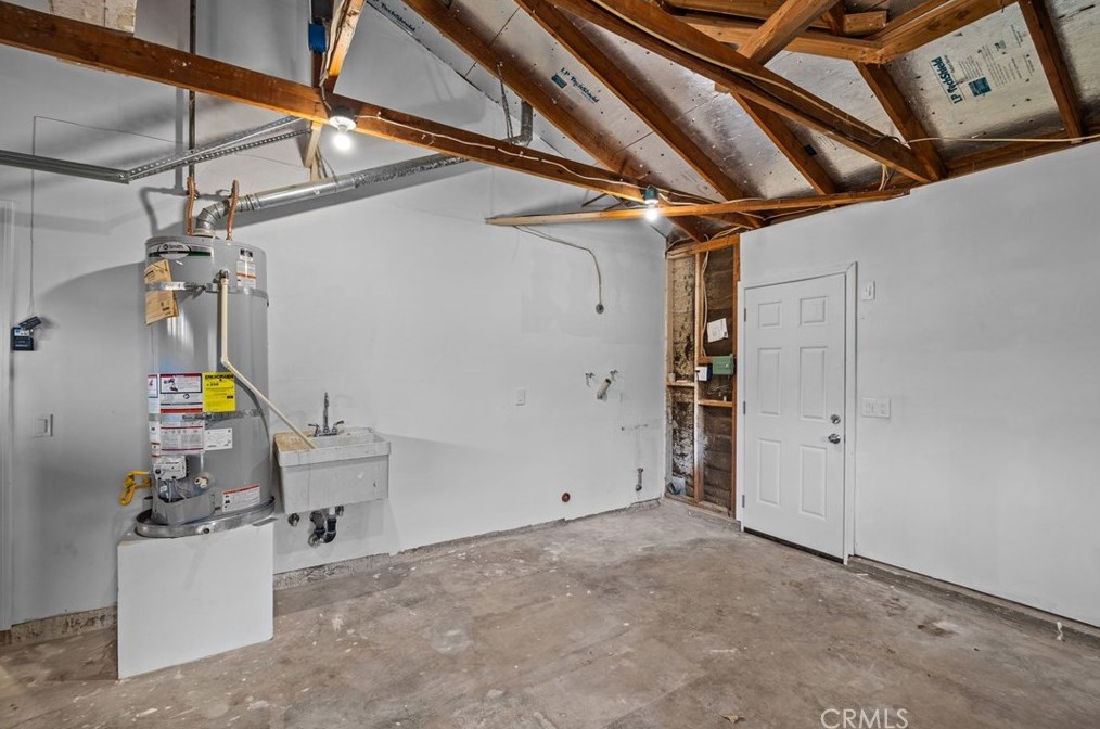 230 Goodrich Dr, Riverside CA  92507-4850 exterior