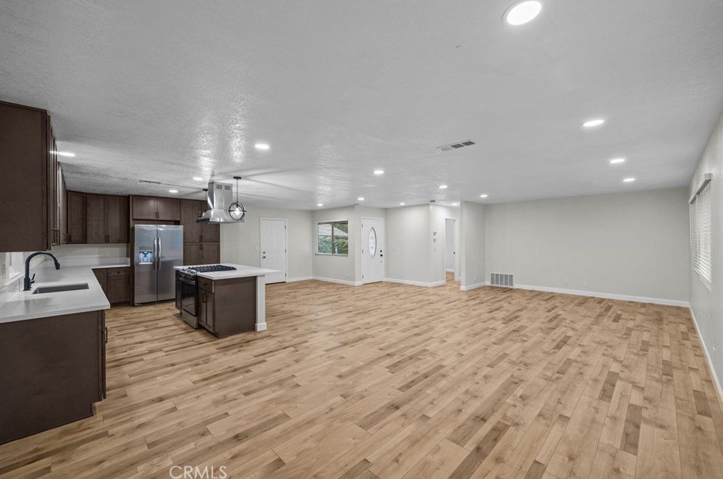 230 Goodrich Dr, Riverside CA  92507-4850 exterior