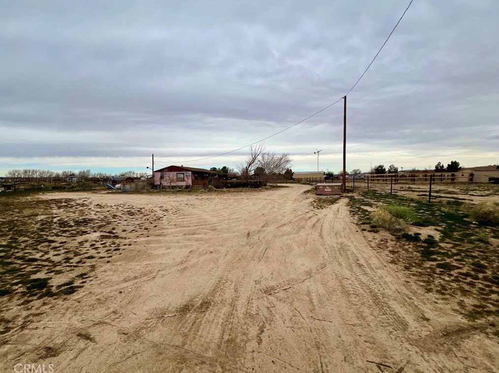 19970 Medford Way, Apple Valley CA  92308-5306 exterior