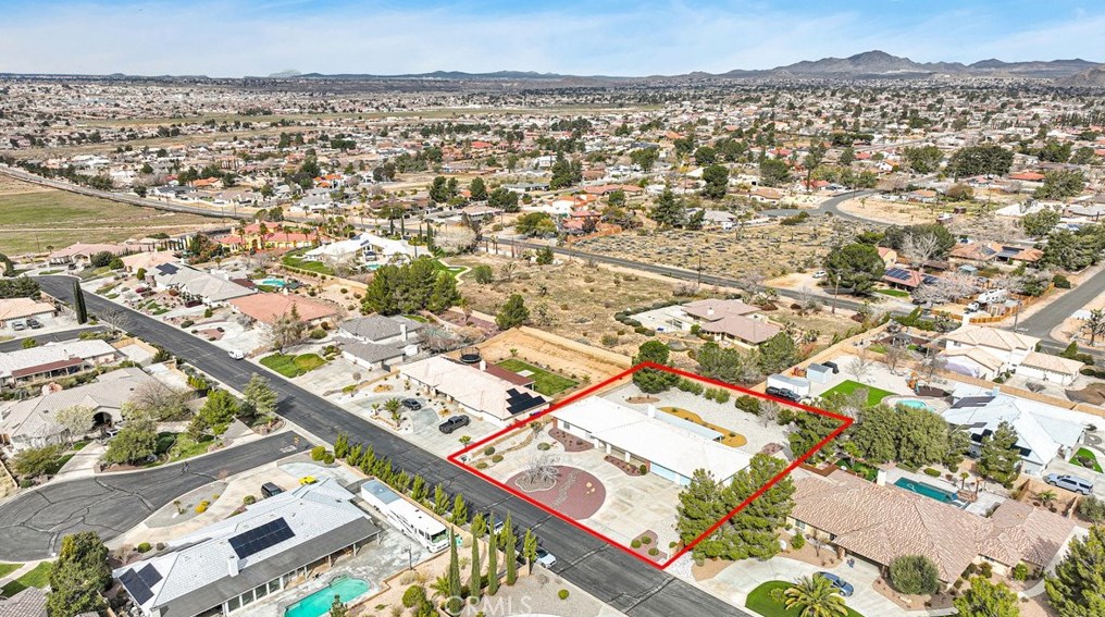 20260 Quail Hollow Rd, Apple Valley CA  92308-5013 exterior