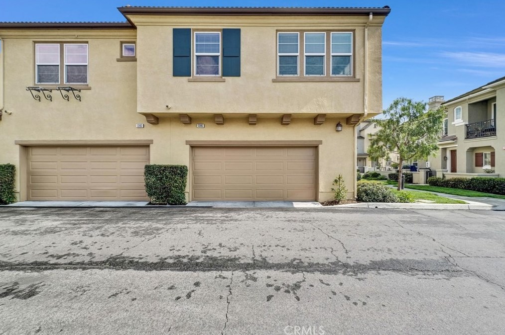 13195 Lamar Ave, Chino, CA 91710-8118