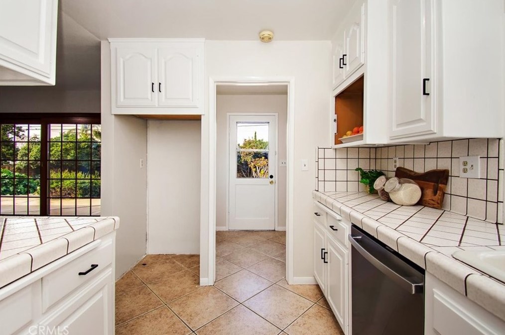 1839 Morgan Ave, Claremont CA  91711-2625 exterior