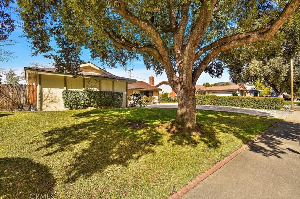 1839 Morgan Ave, Claremont CA  91711-2625 exterior