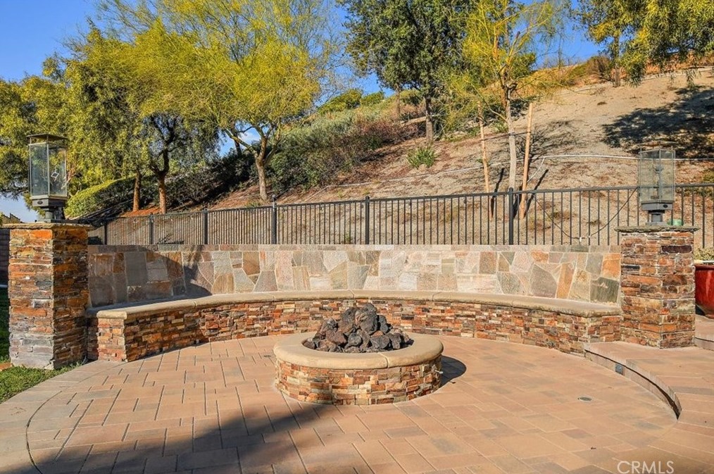 16352 Sierra Heights Dr, Riverside CA  92503-8457 exterior