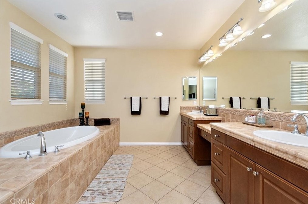 16352 Sierra Heights Dr, Riverside CA  92503-8457 exterior