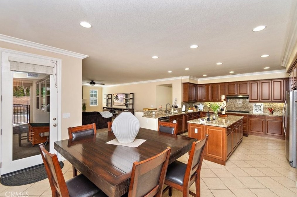 16352 Sierra Heights Dr, Riverside CA  92503-8457 exterior