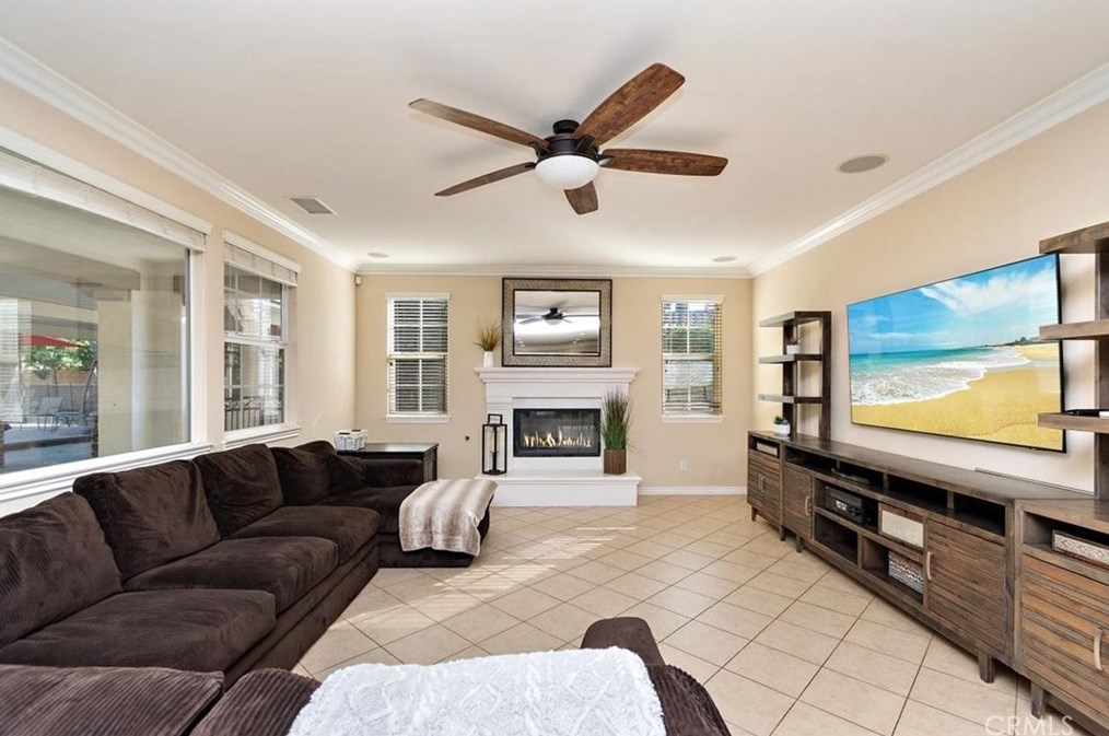 16352 Sierra Heights Dr, Riverside CA  92503-8457 exterior