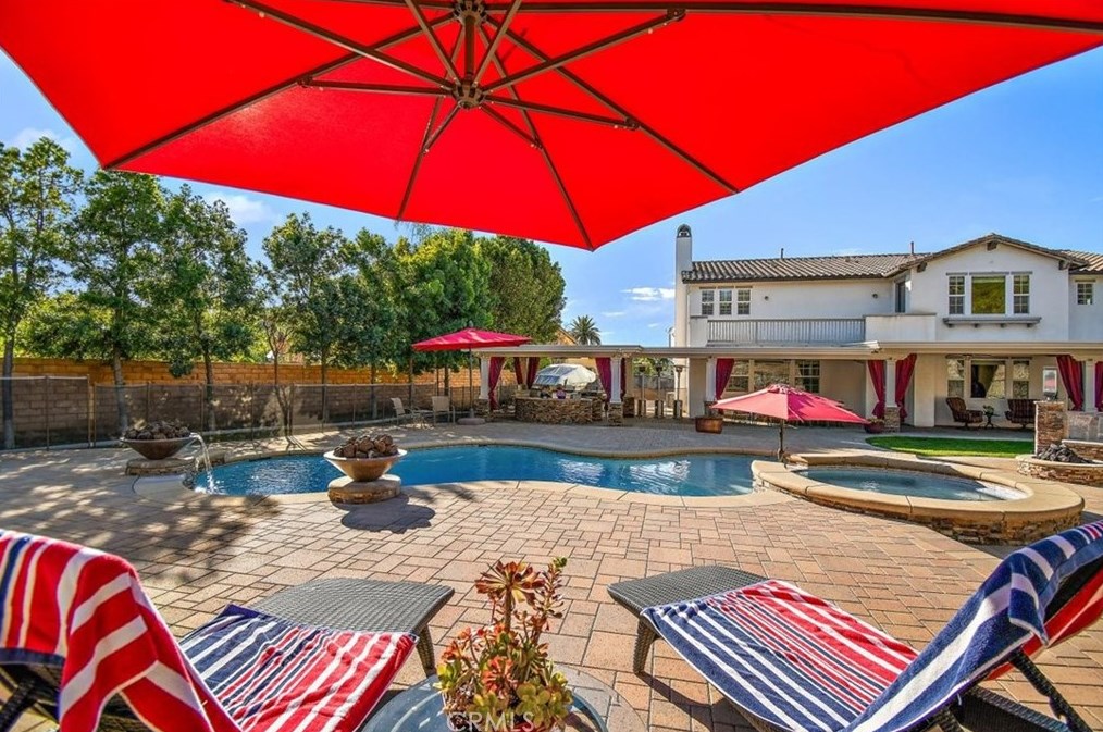 16352 Sierra Heights Dr, Riverside CA  92503-8457 exterior