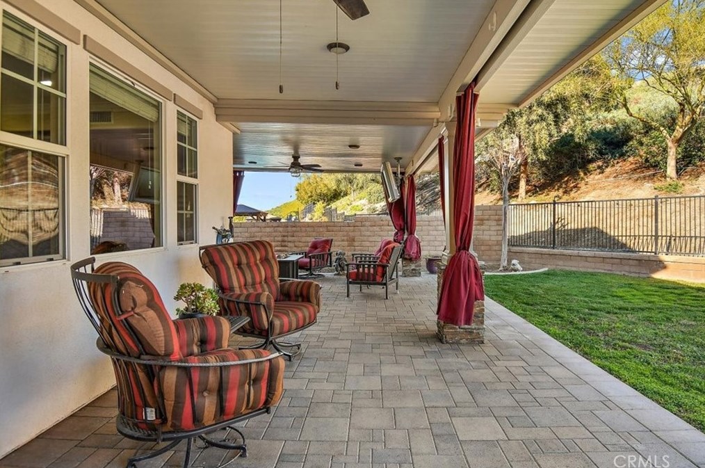 16352 Sierra Heights Dr, Riverside CA  92503-8457 exterior