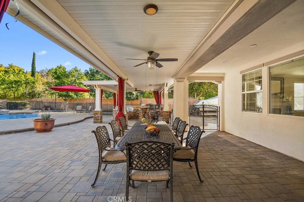 16352 Sierra Heights Dr, Riverside CA  92503-8457 exterior