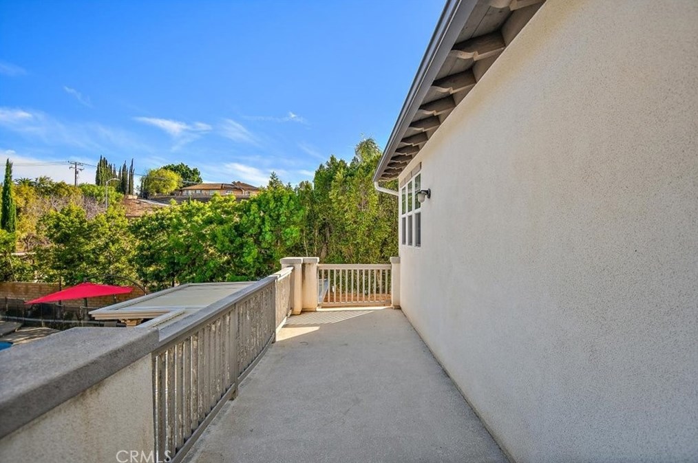 16352 Sierra Heights Dr, Riverside CA  92503-8457 exterior