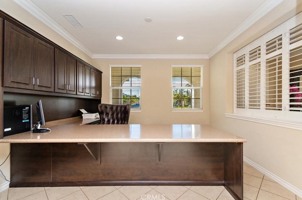 16352 Sierra Heights Dr, Riverside CA  92503-8457 exterior