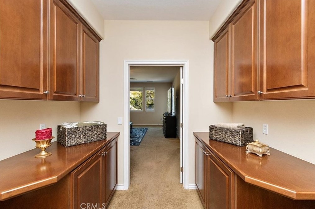 16352 Sierra Heights Dr, Riverside CA  92503-8457 exterior