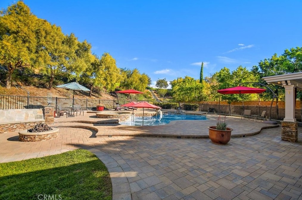 16352 Sierra Heights Dr, Riverside CA  92503-8457 exterior