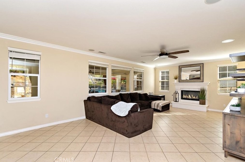 16352 Sierra Heights Dr, Riverside CA  92503-8457 exterior