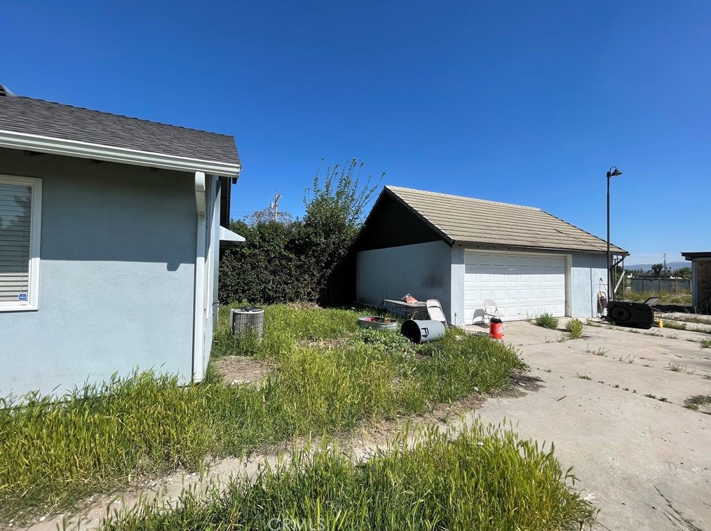 25279 Bessant St, San Bernardino CA  92404-6111 exterior