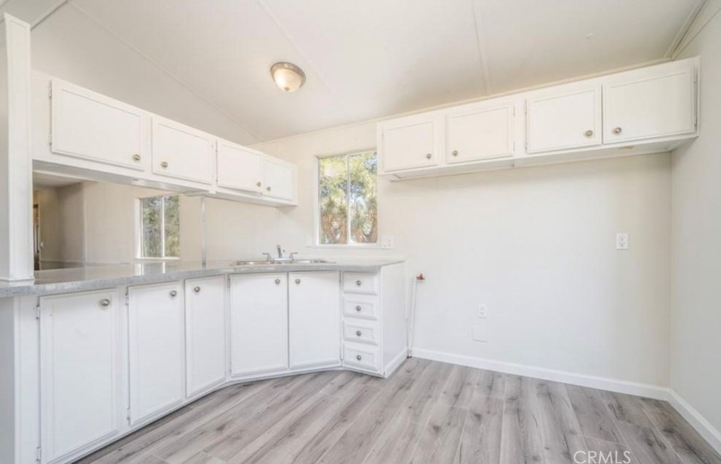 1568 Smoke Tree Rd, Pinon Hills CA  92372-9832 exterior