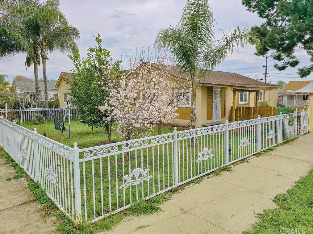 327 W Nevada St, Ontario, CA 91762