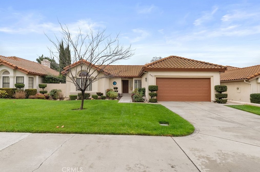 942 El Mirador, Upland, CA 91784-1885
