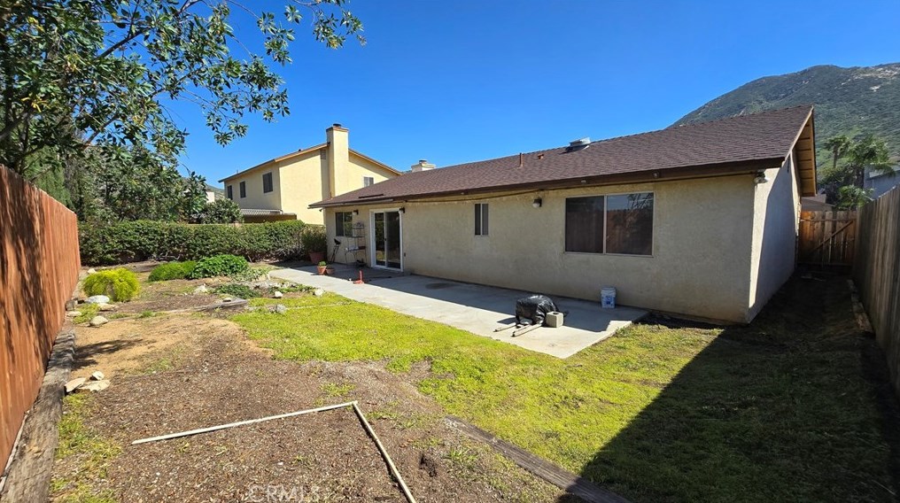 12042 Suzanne Dr, Fontana, CA 92337