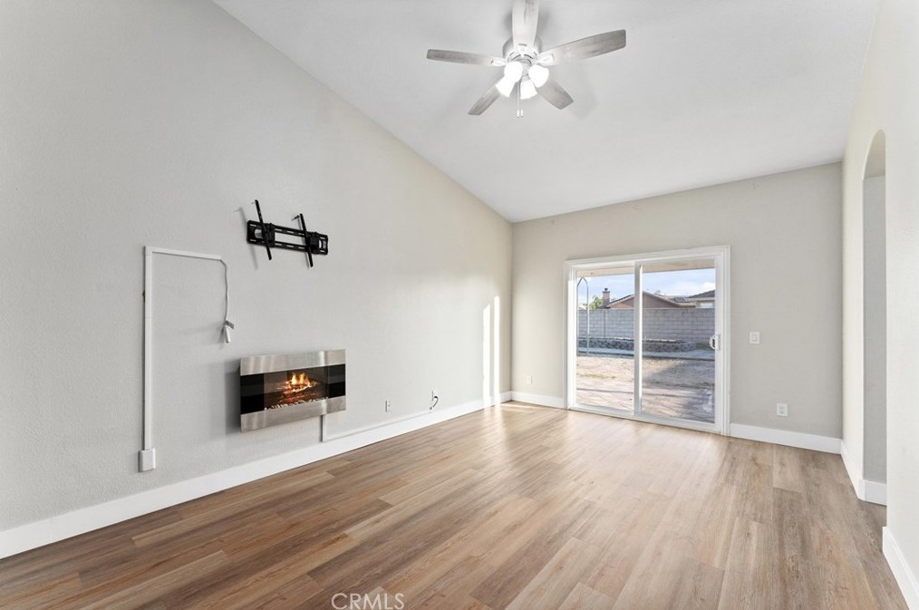 14941 Preston Dr, Fontana CA  92336-5506 exterior