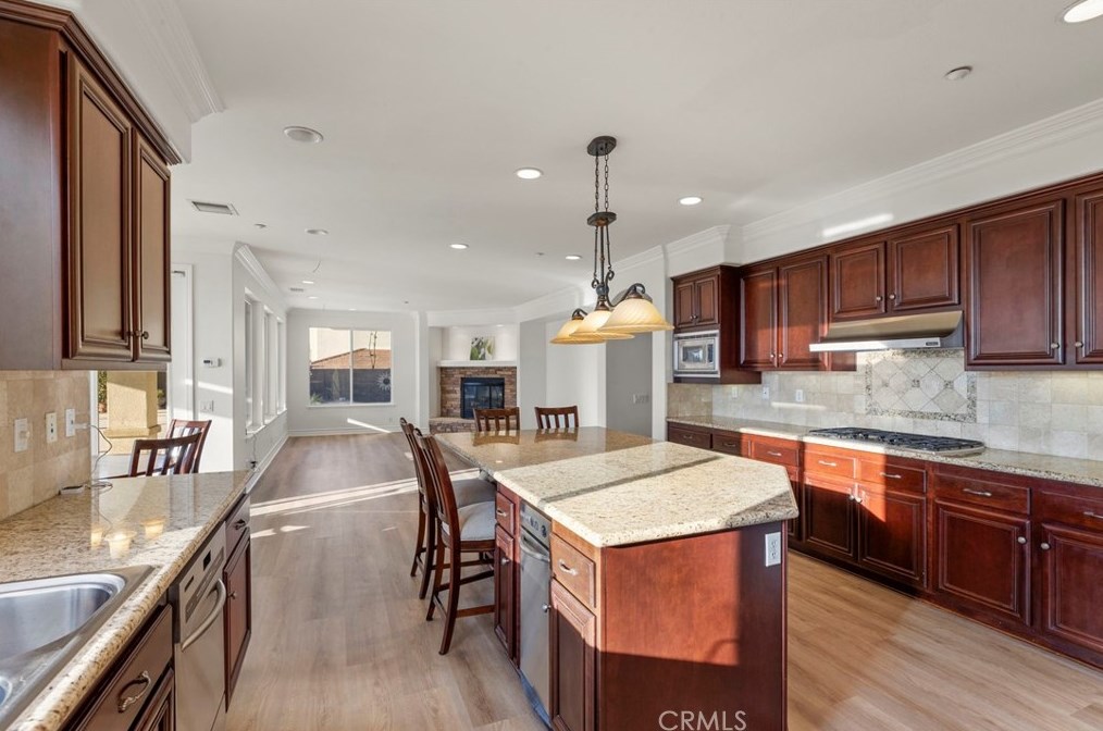7449 Chateau Ridge Ln, Riverside CA  92506-7548 exterior