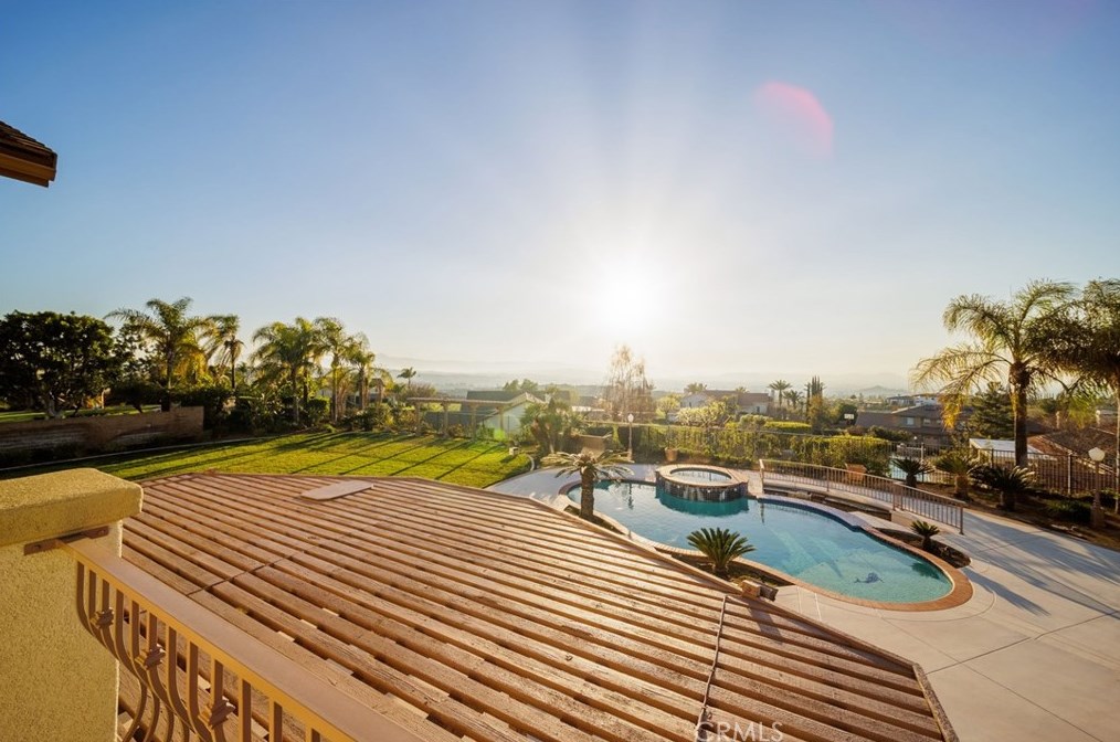 7449 Chateau Ridge Ln, Riverside CA  92506-7548 exterior